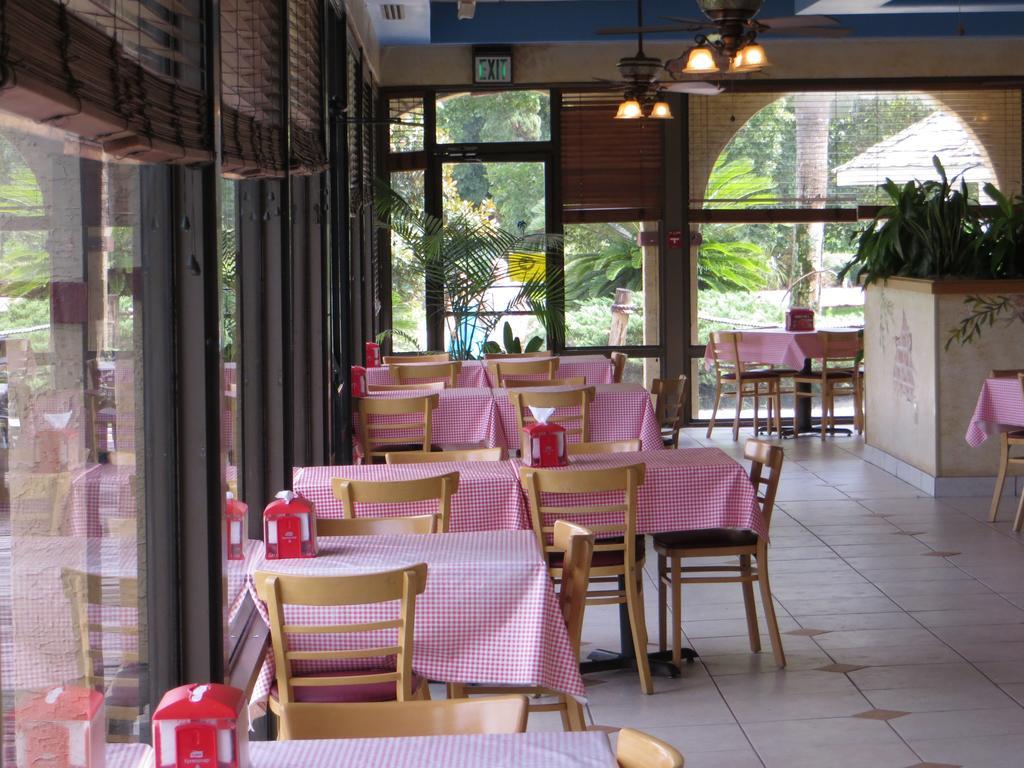 Maingate Lakeside Resort Four Corners Ngoại thất bức ảnh