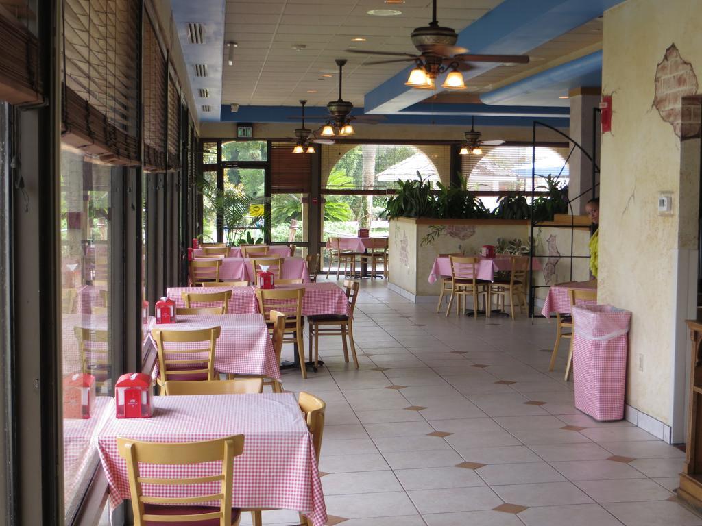 Maingate Lakeside Resort Four Corners Ngoại thất bức ảnh